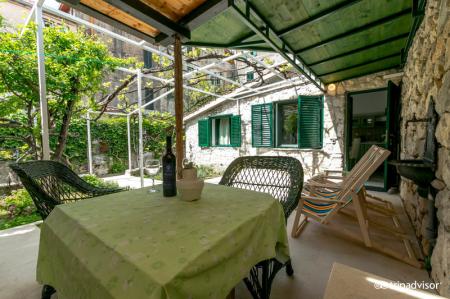 GARDEN APARTMENT HOTEL