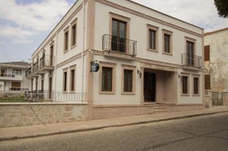 Elia Otel