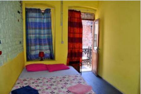 Chilloutlya Hostel & Lounge