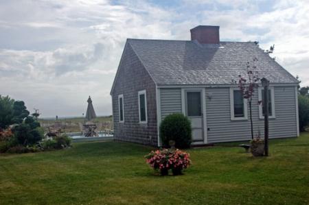 East Harbour Motel & Cottages