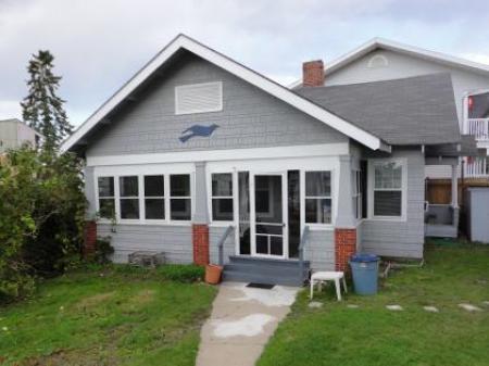 Sandpiper Beachfront Motel