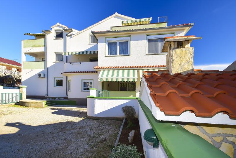Apartman 64